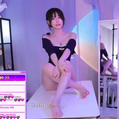 QWER - Magenta