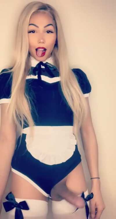 I fucked her 3 times today and she’s still horny. Would anyone like to borrow my trap ? 😨