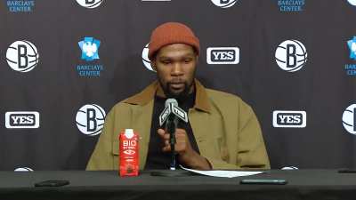 [Highlight] “My first NBA jersey was Vince Carter when he was in Toronto... this is a full circle moment for me.” Kevin Durant talks moving up to 19th all-time in scoring and passing Vince Carter after looking up to him as a kid.