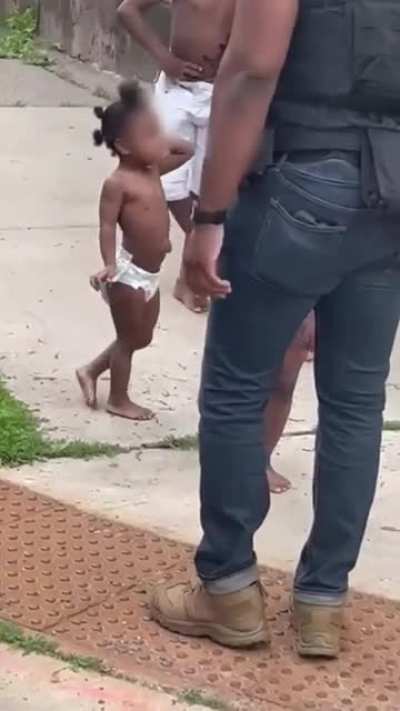 Toddler tells cops to fuck off