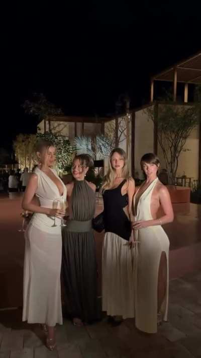 "Celebrating the opening of &Aacute;nima Village Cabo" II - IG December 2025