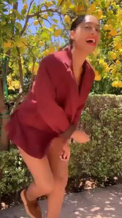 👸🏾👸🏾