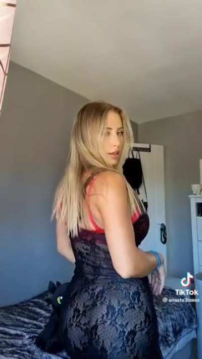 Muscle Mommy