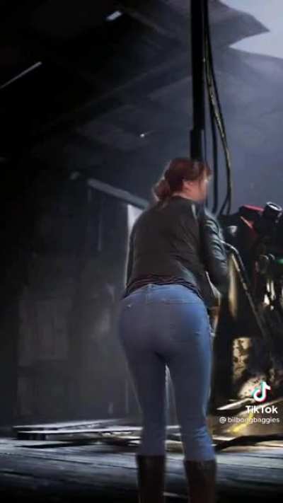 She do be lookin thicc though.