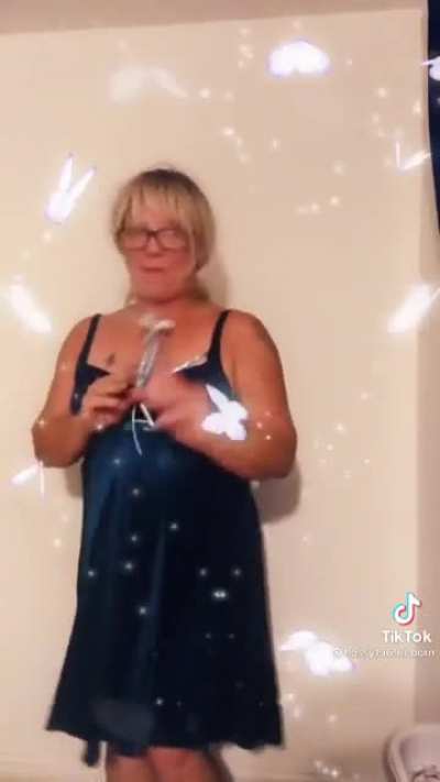 Somebody come grab Deborah!