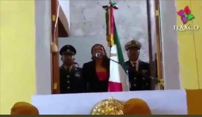 Me representa pero mas al gobierno de Mujico