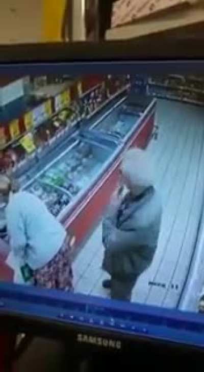 Это с какой части &laquo;несносный дед&raquo;? 😁😁😁