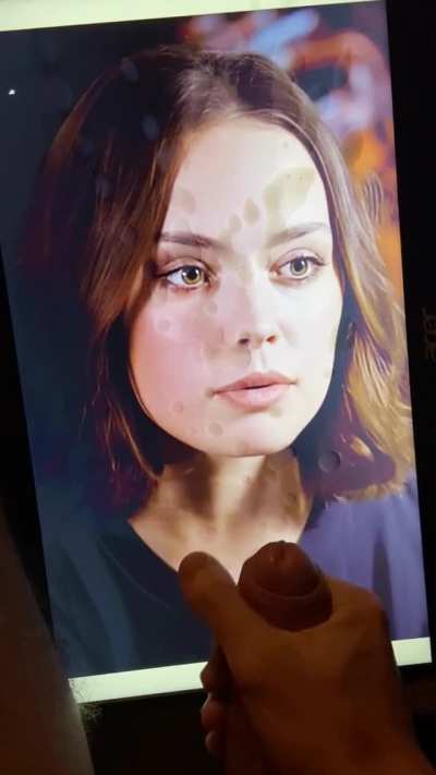 Another bud jerkin his big hard cock 4 Daisy Ridley and giving a huge cum tribute!!!!! She looks perfect covered in cum!! If u want 2 b fed celebs pics and porn vids like my buds and u can make vids with a second screen- public or private - add hertsgirls