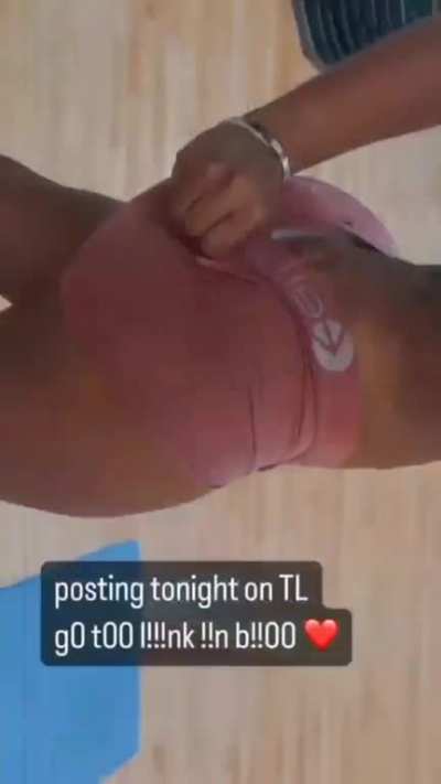 👙🍑🤳🏽