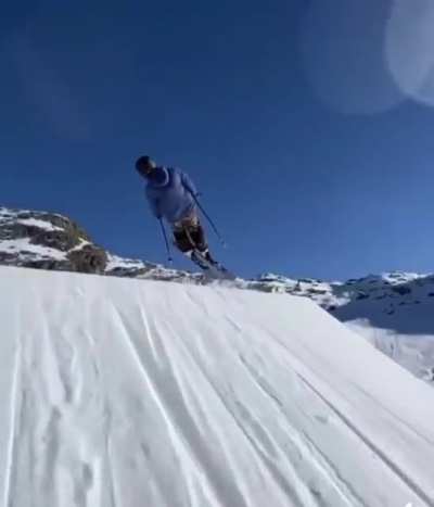 Skier with great posture