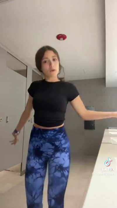 why is it that i can&rsquo;t stop thinking about her😳