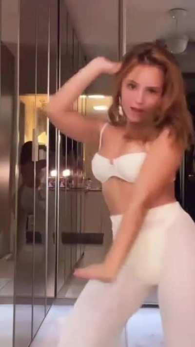 Larissa Manoela