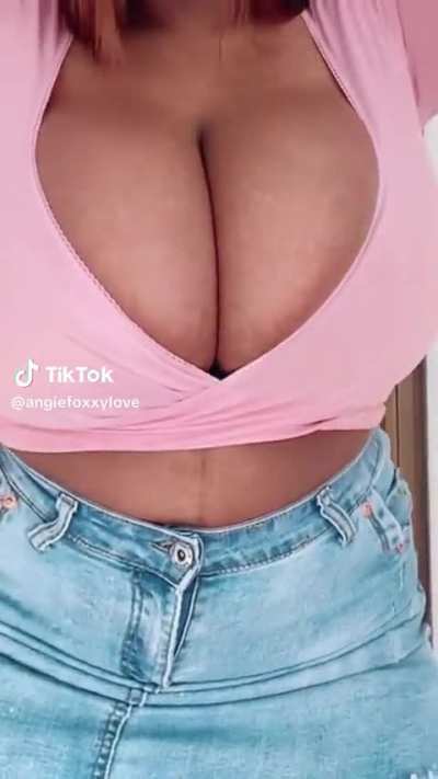 @angiefoxxylove