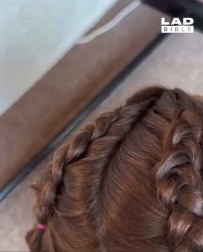 Gorgeous hair model!