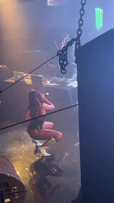 kali on stage