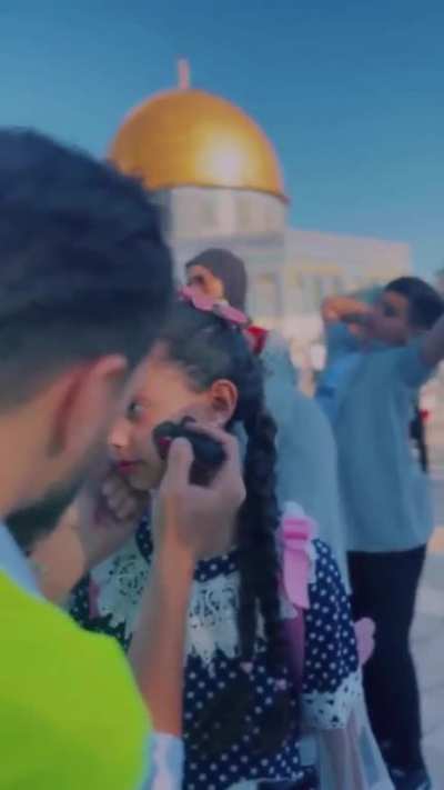In sha&acirc; Allah next Eid we will pray in Al Aqsa&acirc;&brvbar;Eid Mubarak to All my Muslim brothers and sisters