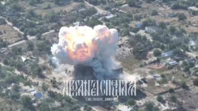 Ru pov: ODAB 1500 strike on Ukrainian positions