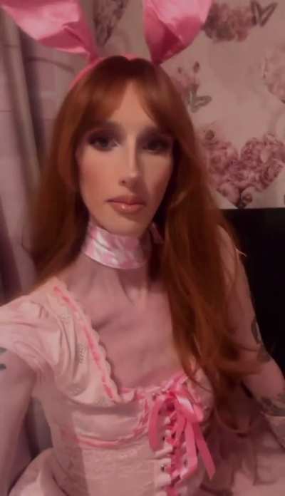 realising it&rsquo;s a video n not a photo 😬, loved this makeup 💕
