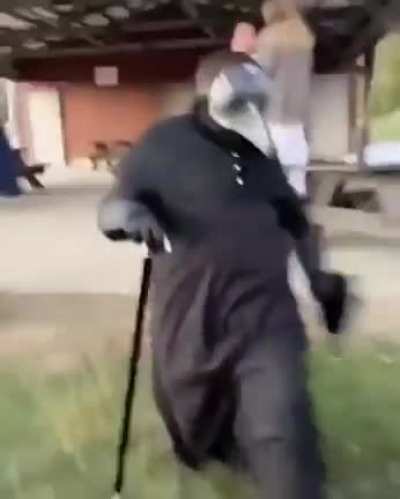 Dokotr protiv kuge ple&scaron;e na *RemoveKebab*