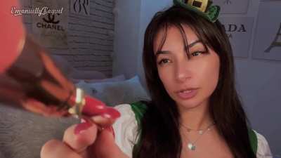 Sempre muito bom quando chega segunda-feira por que a nossa princesa Emanuelly Raquel ❤️ vem com ASMR no seu canal no YouTube! Lei da Atra&ccedil;&atilde;o para dias dif&iacute;ceis ✨ Afirma&ccedil;&otilde;es para voltar &agrave; paz interior
