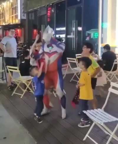 Ultraman's weakness revealed.
