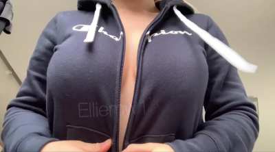 If you don&rsquo;t have anywhere to cum how about right here 😜
