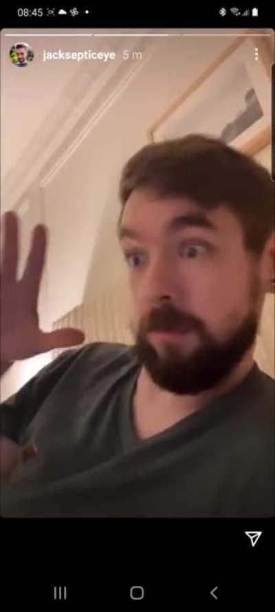 Sean's actually lost his mind already 😂 - Also, there could be a few meme templates here?