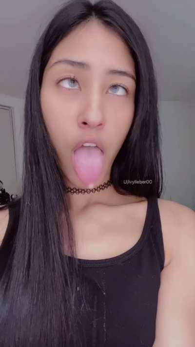 Play with my mouth 🙈