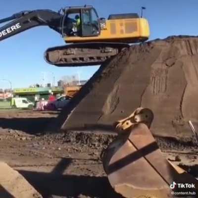 Graceful dismount in an excavator