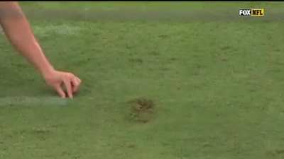 [Highlight] Chicago gets a 15 yard penalty for drying field with towel