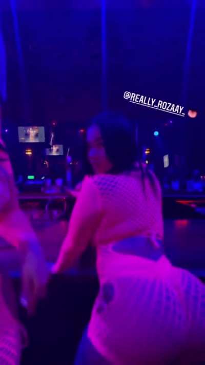 🍑🤳