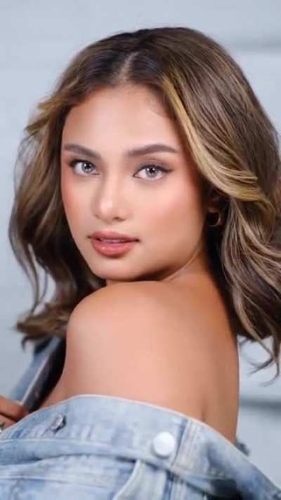 Klea Pineda
