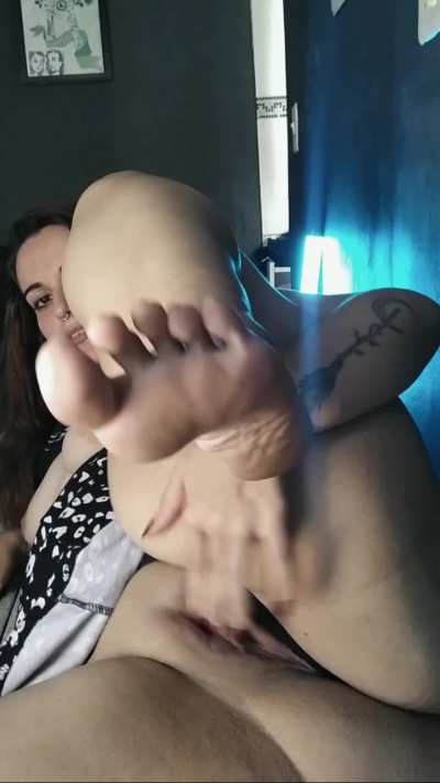 Dive in and enjoy the taste of a freshly wet pussy