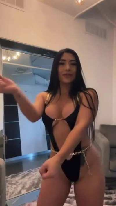 Laura Van 🤤