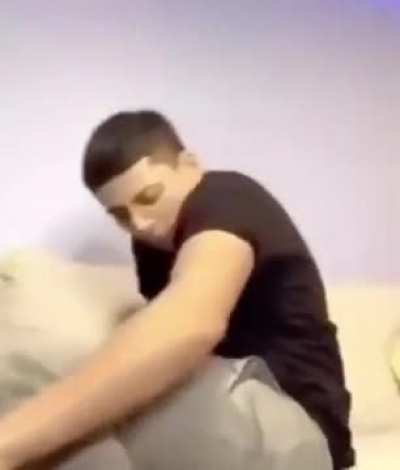 Guy shits his pantsshid