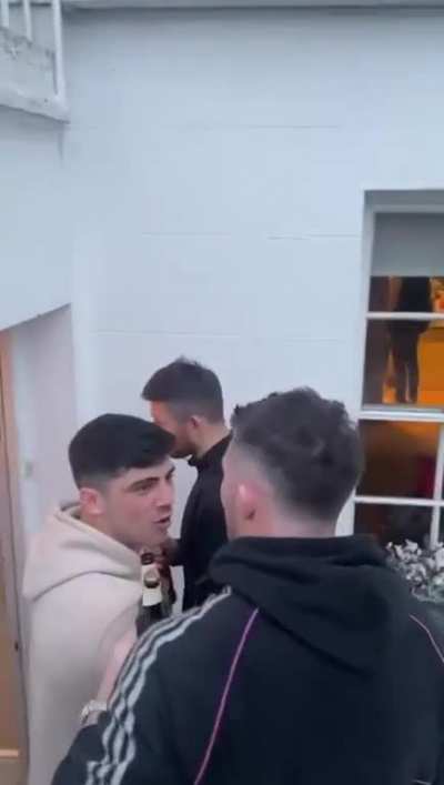 Gary Ringrose wouldn&rsquo;t go drinking for the 4th consecutive day so the lads turned up at his gaf. Brilliant