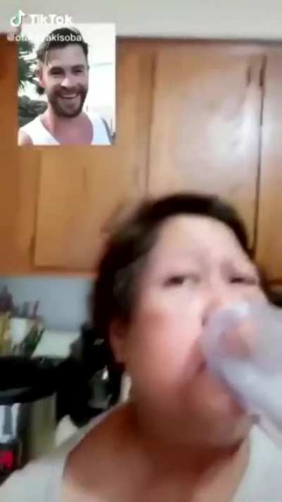 Mom.. Wait..