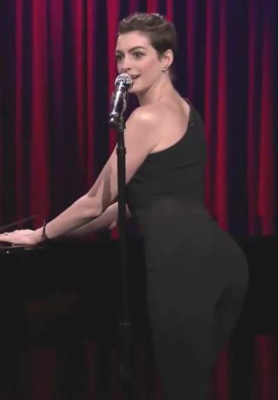 Anne Hathaway