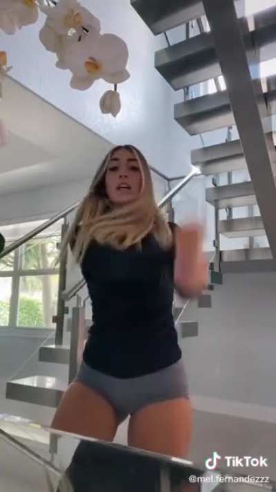 Dem thicc thighs