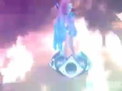 Sona hours before Seraqueen was revealed
