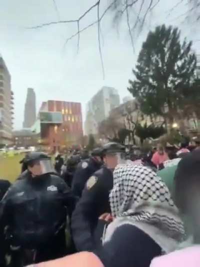 NYPD has began arresting protesters in Columbia