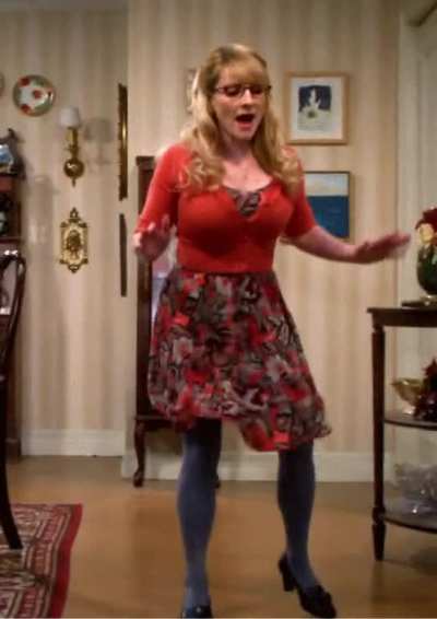 Melissa Rauch is only 4&prime; 11&Prime; but she has huge tits