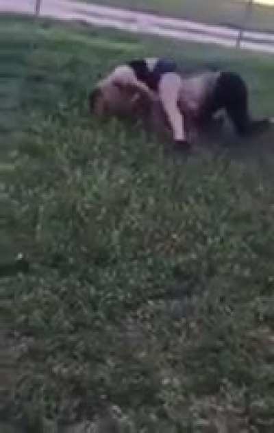 White chick was throwin&rsquo; hands
