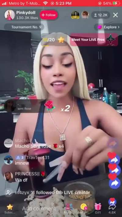 Tiktok has a new type of content - "NPC streams". In them, the authors behave like NPCs from games:
&bull; They swing while standing still
&bull; Say the same phrases
&bull; And only react when given certain gifts
