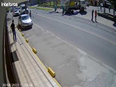 Motorcyclist crashed at high speed in Brazil