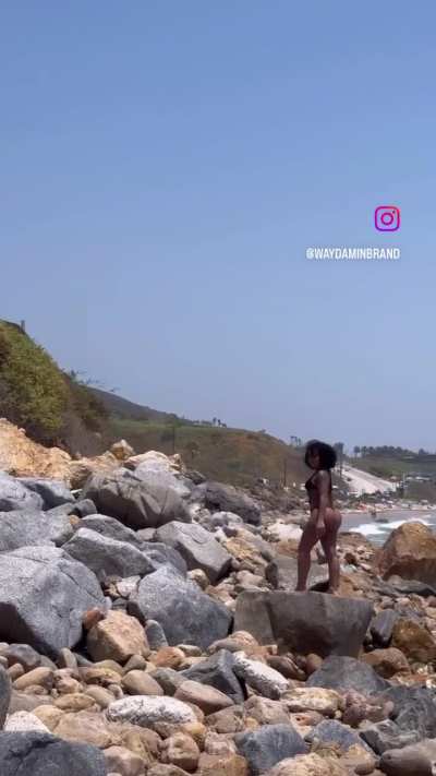 I need her short thick ass 🤦&zwj;♂️