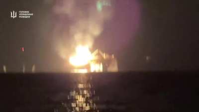 GUR publishes the full video of the raid on "Crimea-2" drilling rig in the Black Sea on September 11. It is reported that about 14 Sea Force landing craft were involved in the operation
