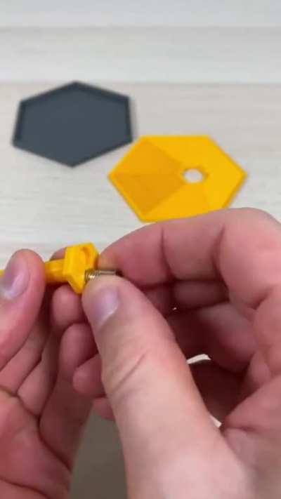 Satisfying print with magnets ￼￼￼￼😌