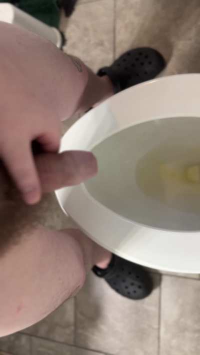 Morning piss went everywhere