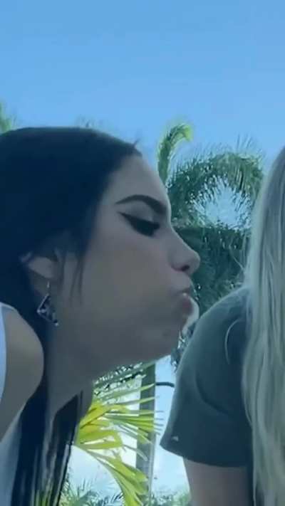Imag&iacute;nese llenarle as&iacute; la boca de puta leche 🥵 